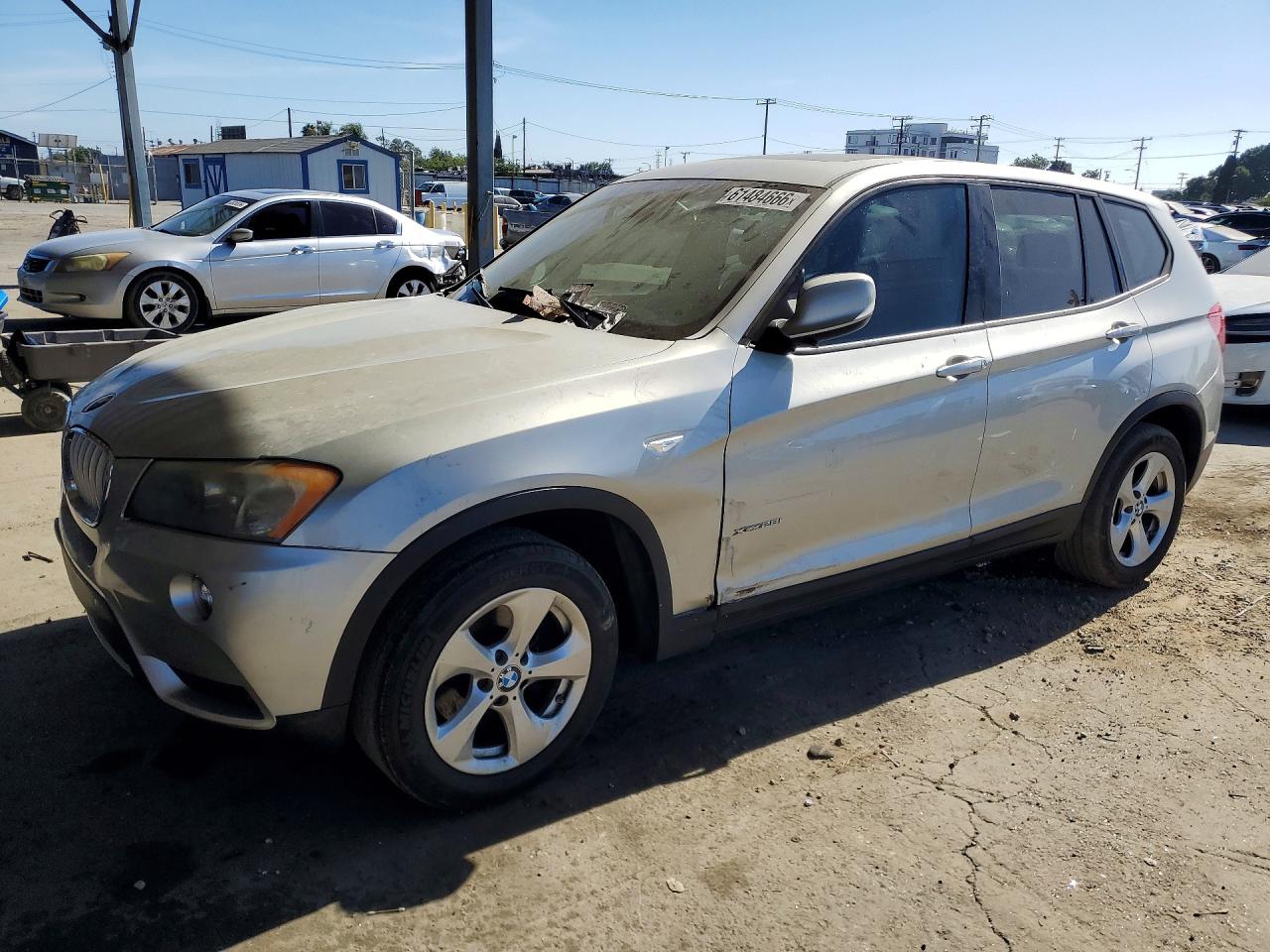 2011 BMW X3 28i, VIN 5UXWX5C53BL702792 — Front end
