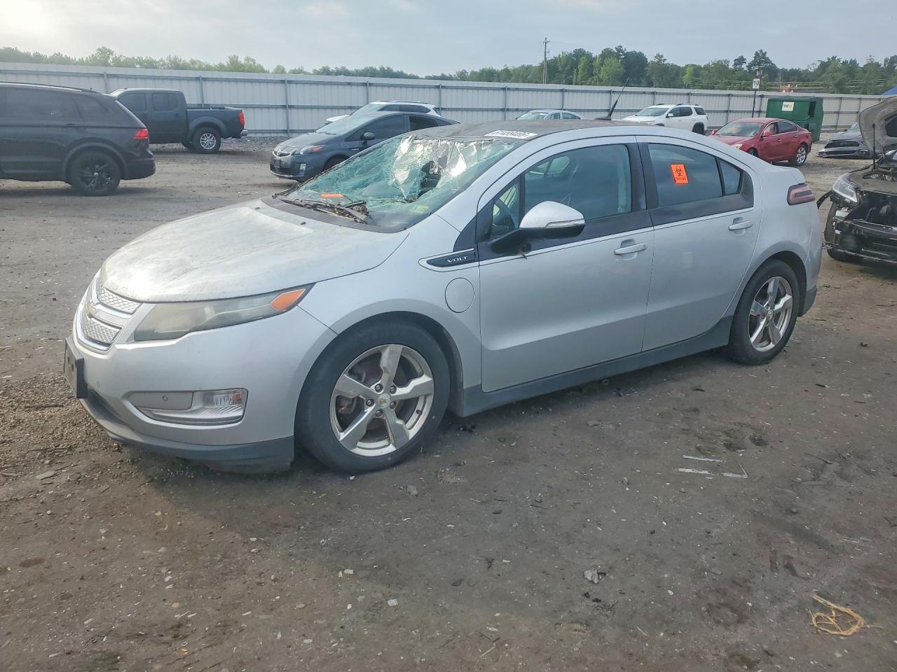 2011 Chevrolet Volt, VIN 1G1RD6E41BU102583 — Front end
