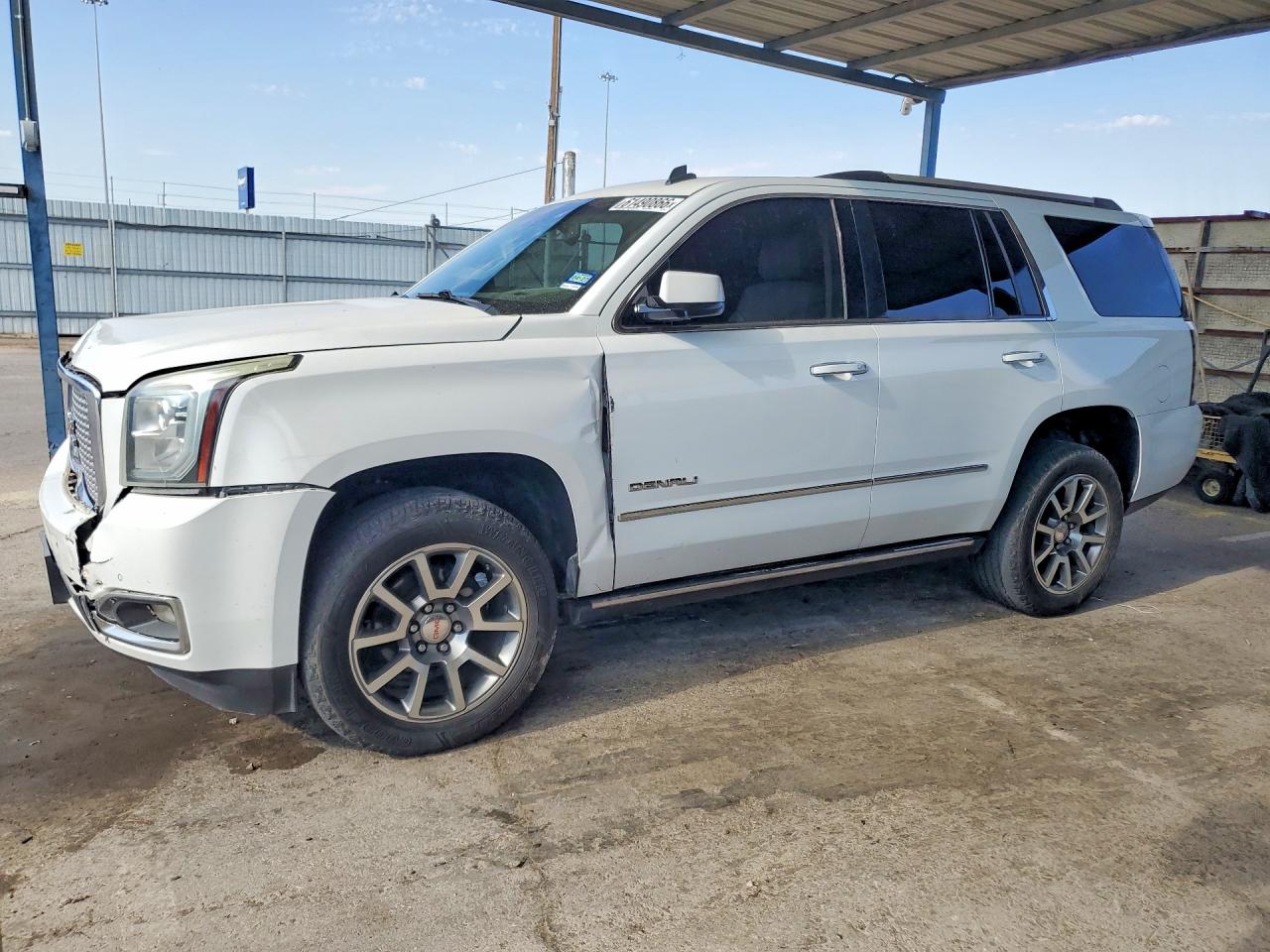 2015 GMC Yukon Denali, VIN 1GKS2CKJ5FR174410 — Front end