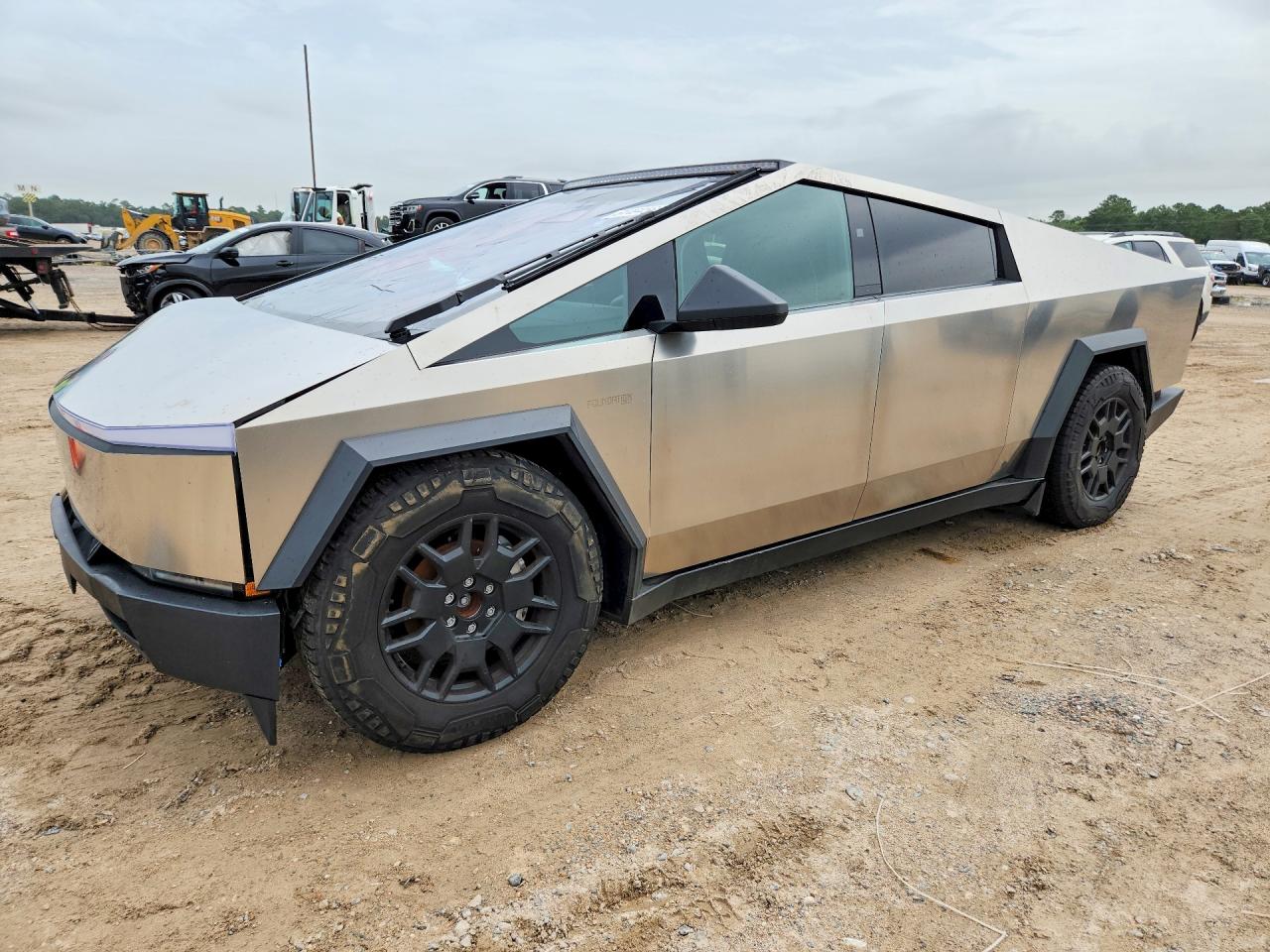 2024 Tesla Cybertruck Cyberbeast, VIN 7G2CEHEE7RA019624 — Front end