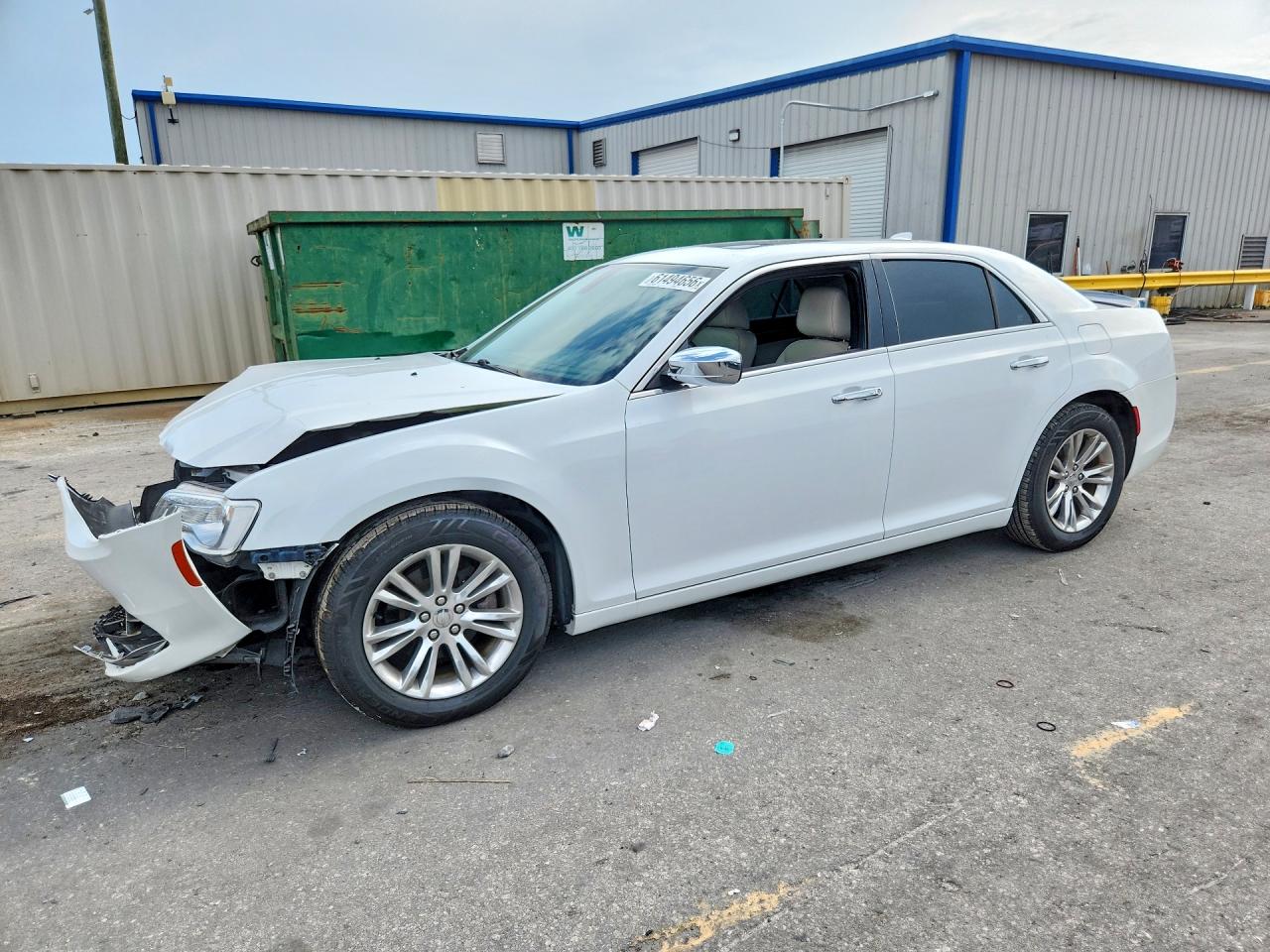 2017 Chrysler 300 C, VIN 2C3CCAEG6HH552095 — Перед