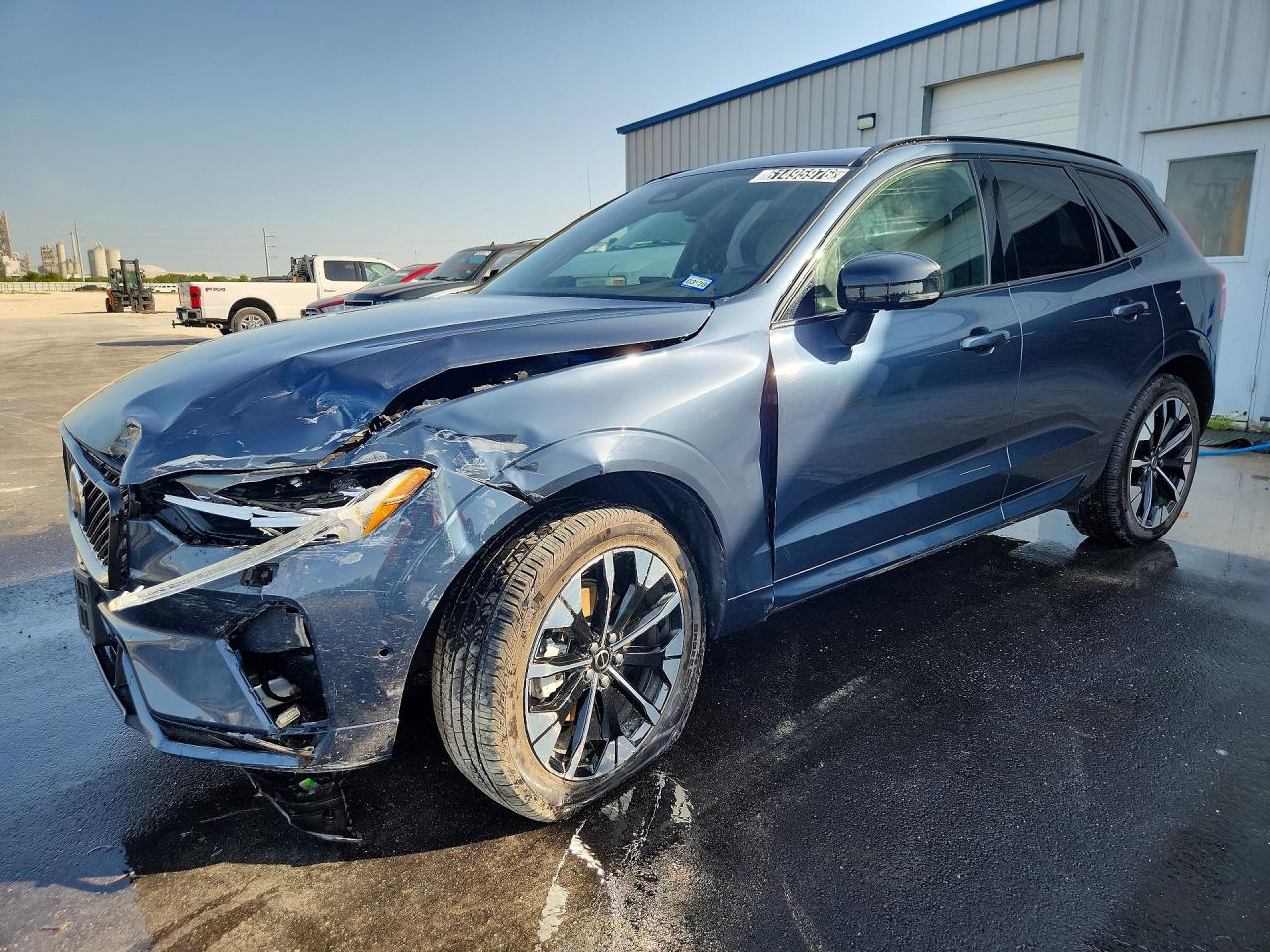 2026 Volvo XC60 Plus, VIN YV4M12RC4T1458224 — Front end