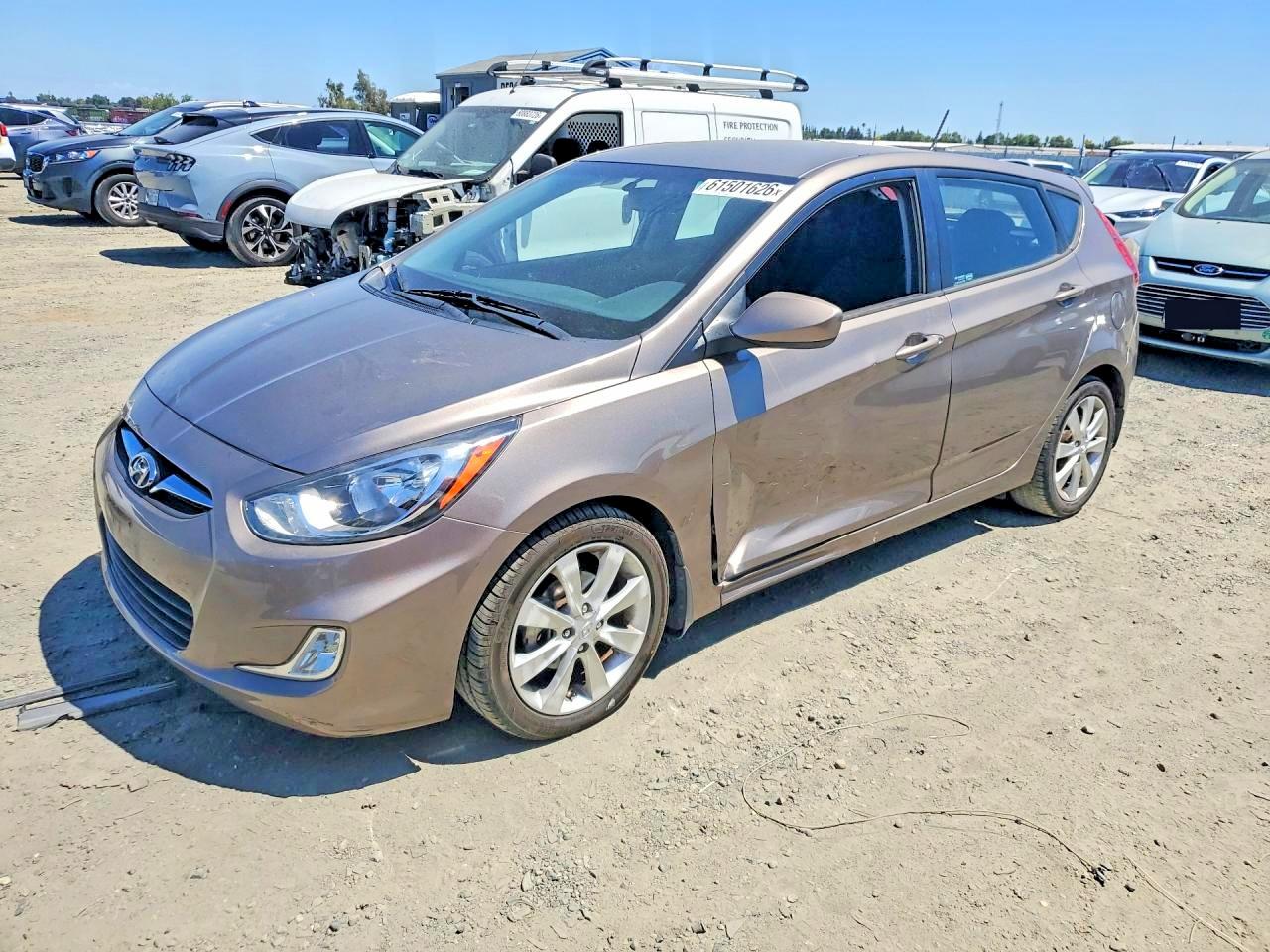 2012 Hyundai Accent SE, VIN KMHCU5AE1CU017665 — Side
