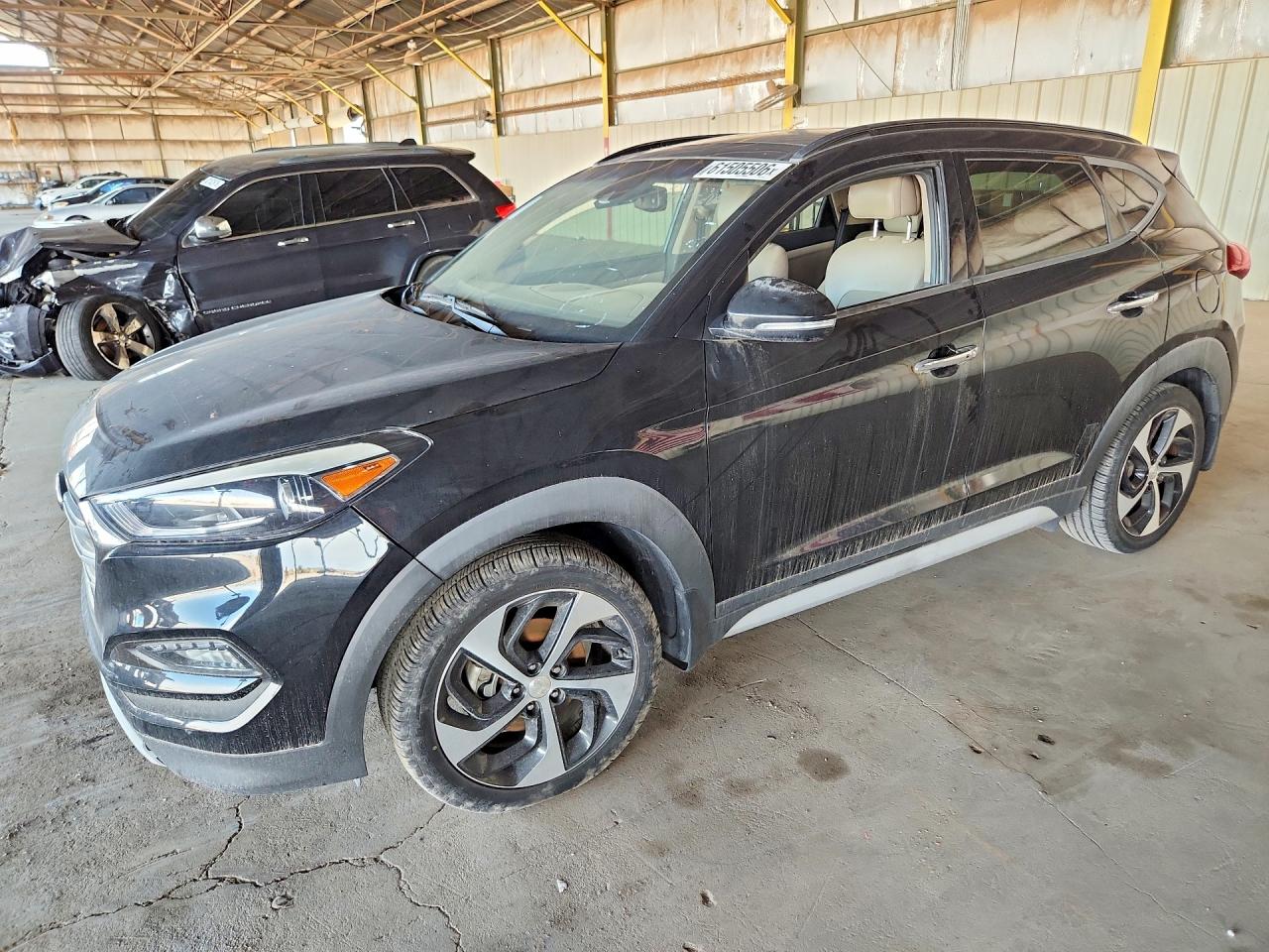 2017 Hyundai Tucson Sport, VIN KM8J33A23HU467992 — Minor dents and scratches