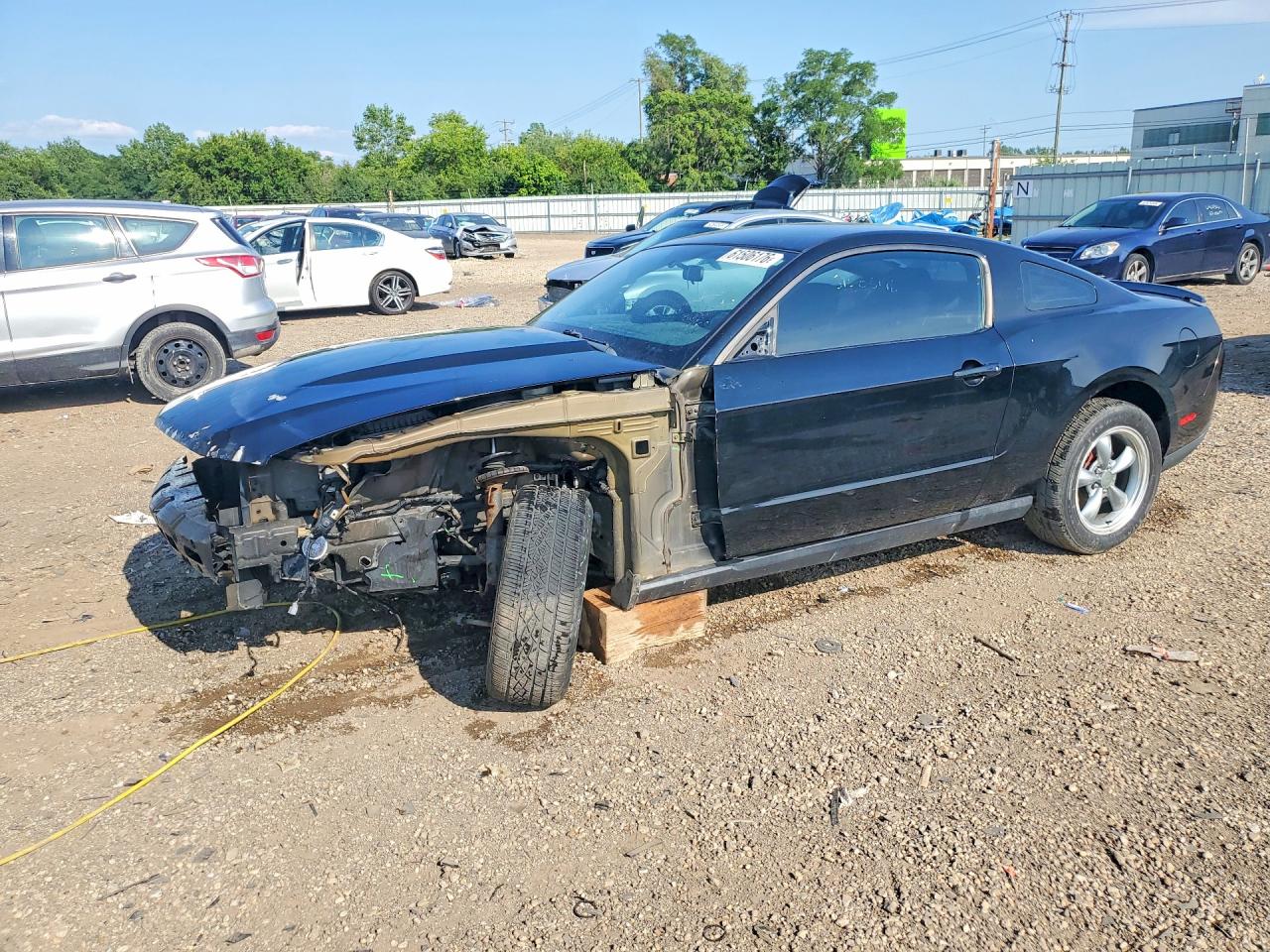 2012 Ford Mustang Premium, VIN 1ZVBP8AM2C5287463 — Side