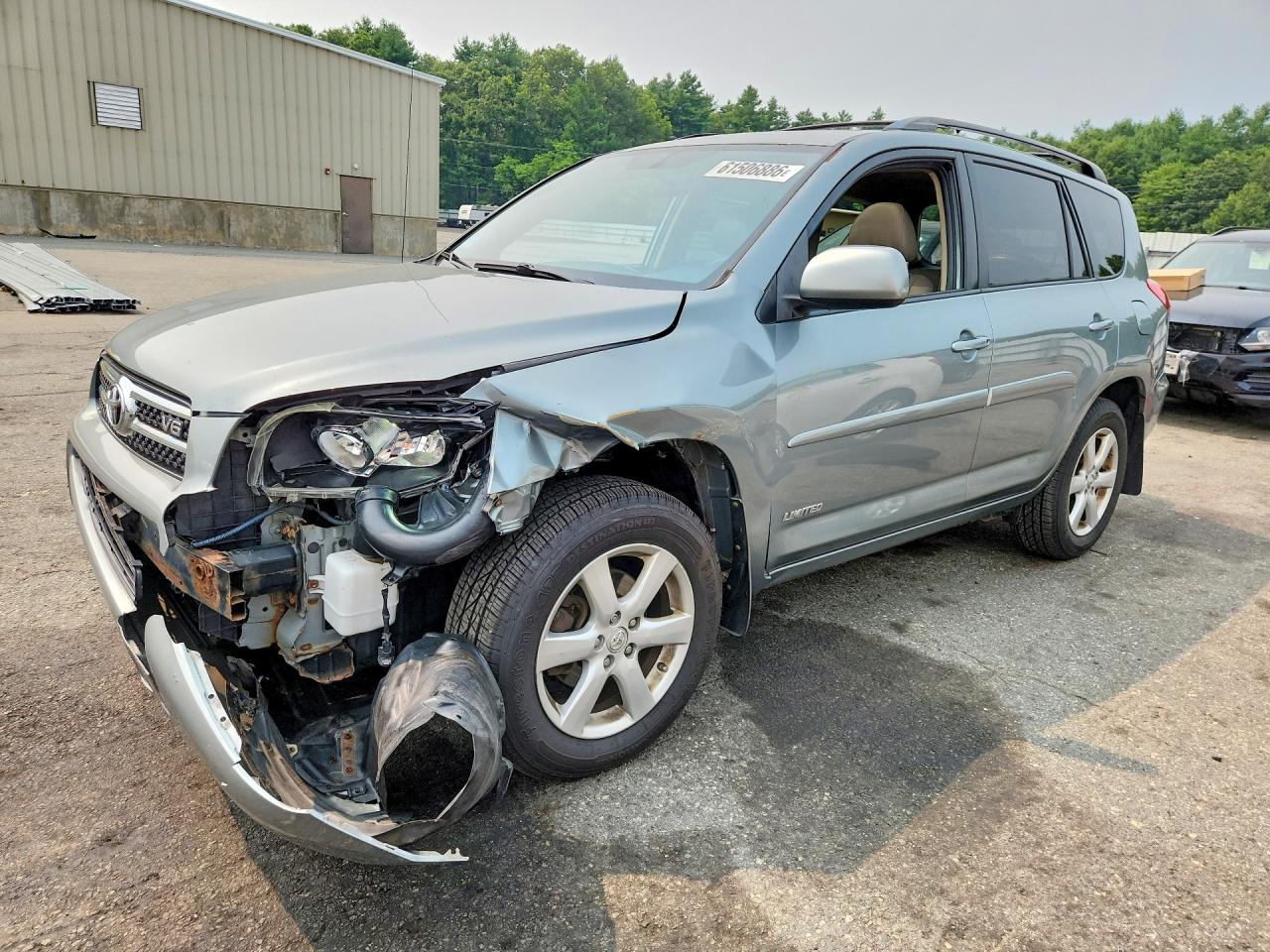 2008 Toyota RAV4 Limited, VIN JTMBK31V386041889 — Front end