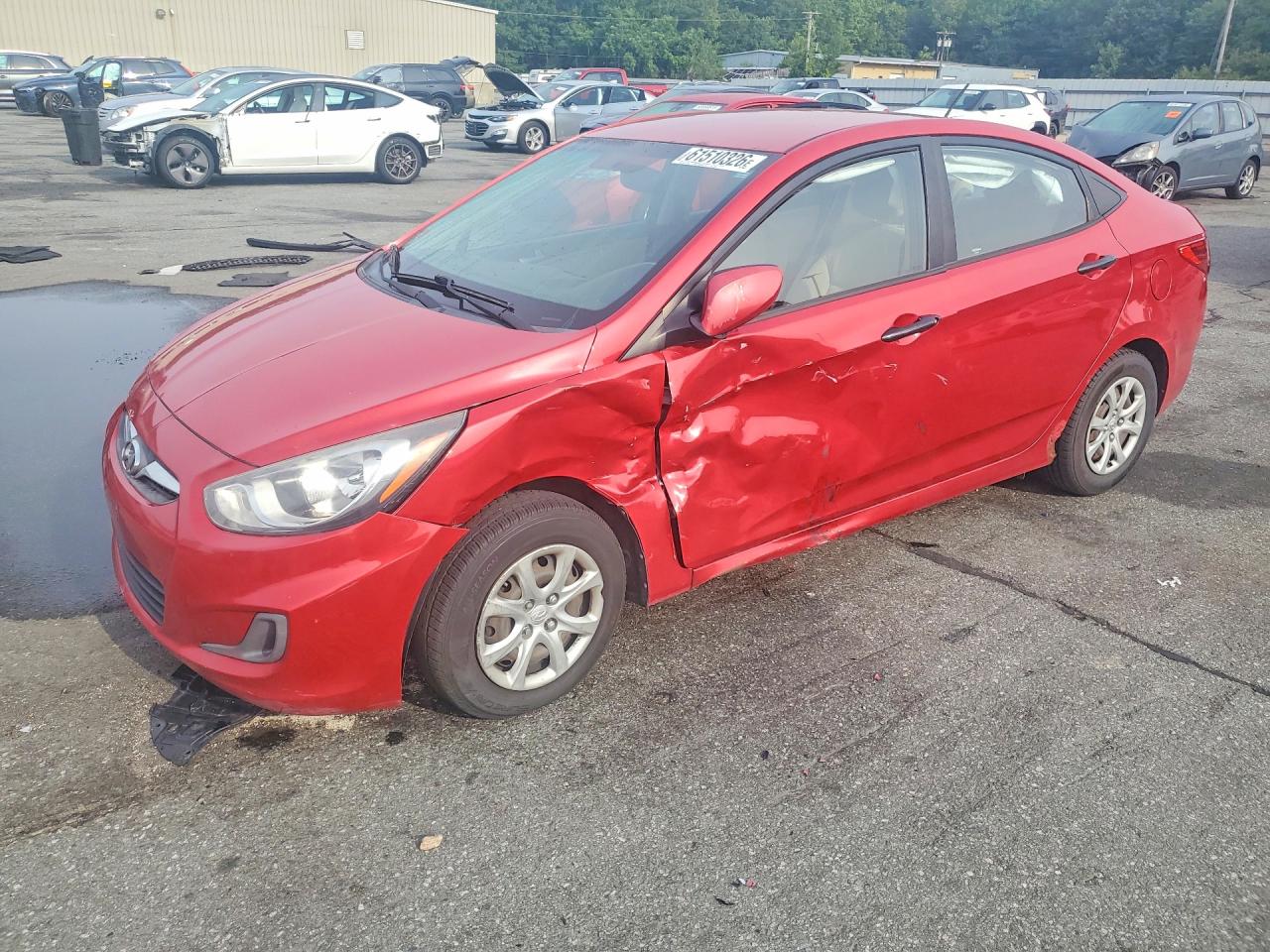 2013 Hyundai Accent GLS, VIN KMHCT4AE5DU586209 — Side