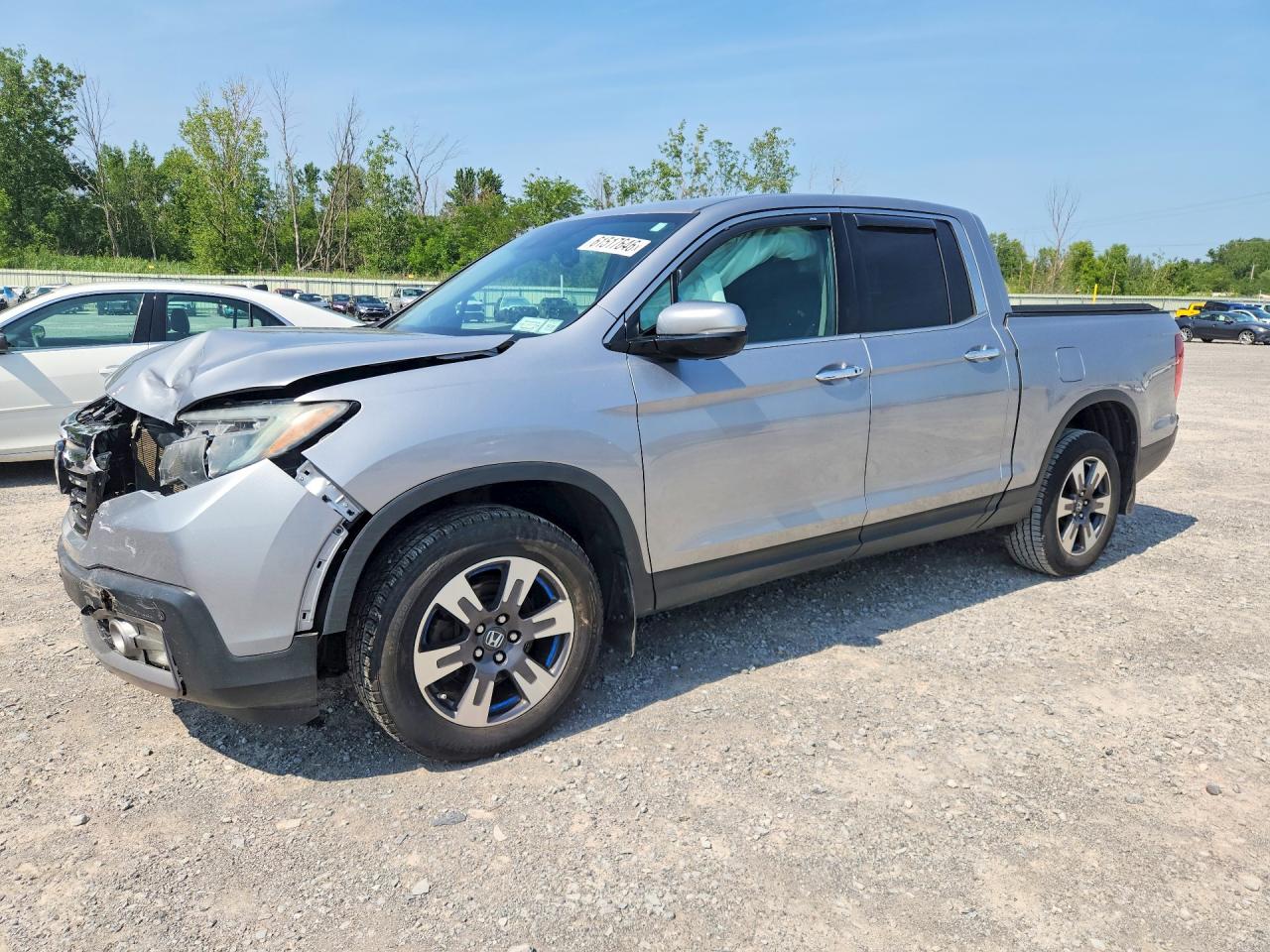 2017 Honda Ridgeline RTL-E, VIN 5FPYK3F70HB028548 — Front end