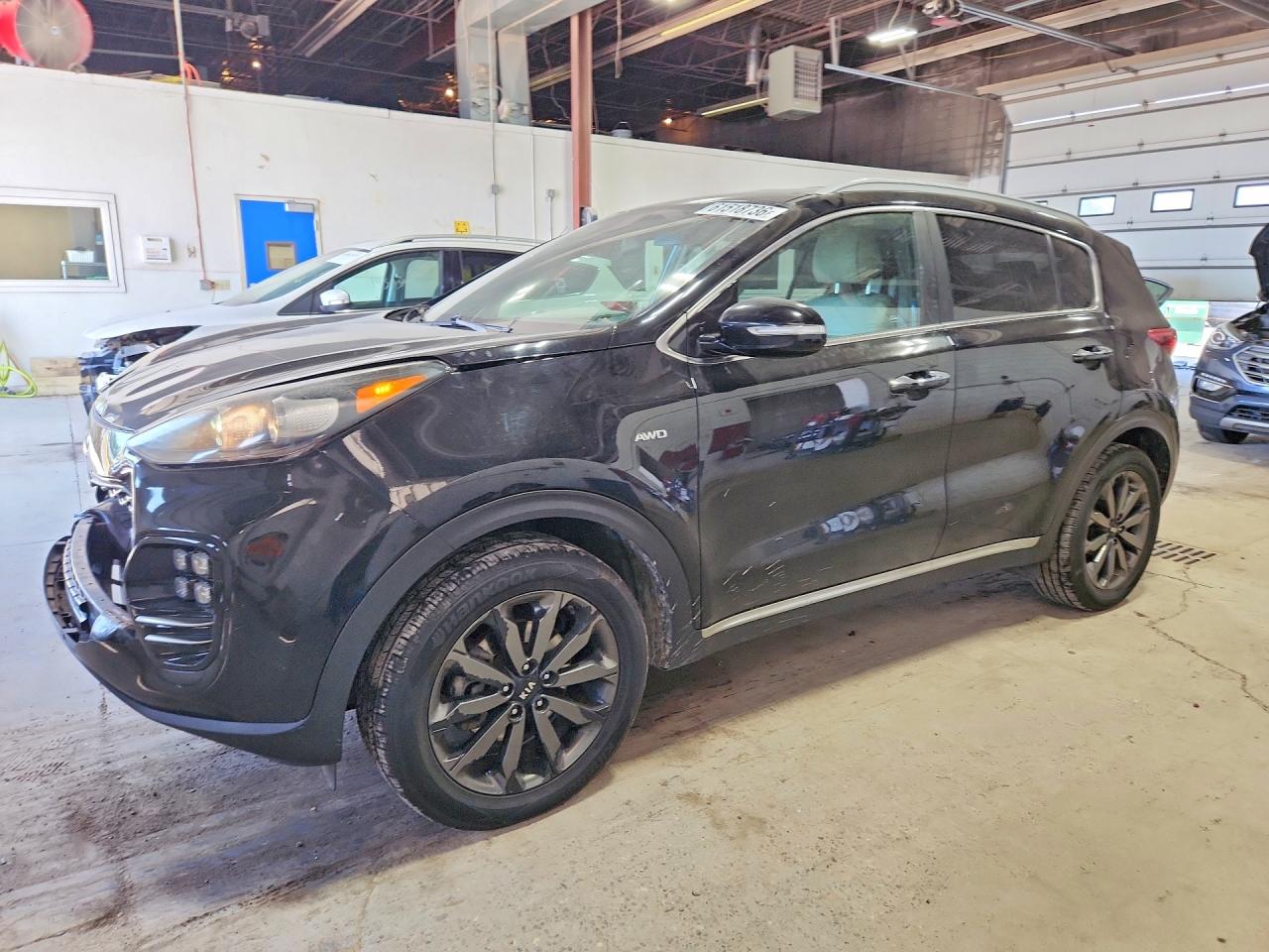 2018 Kia Sportage EX, VIN KNDPNCAC8J7426635 — Перед