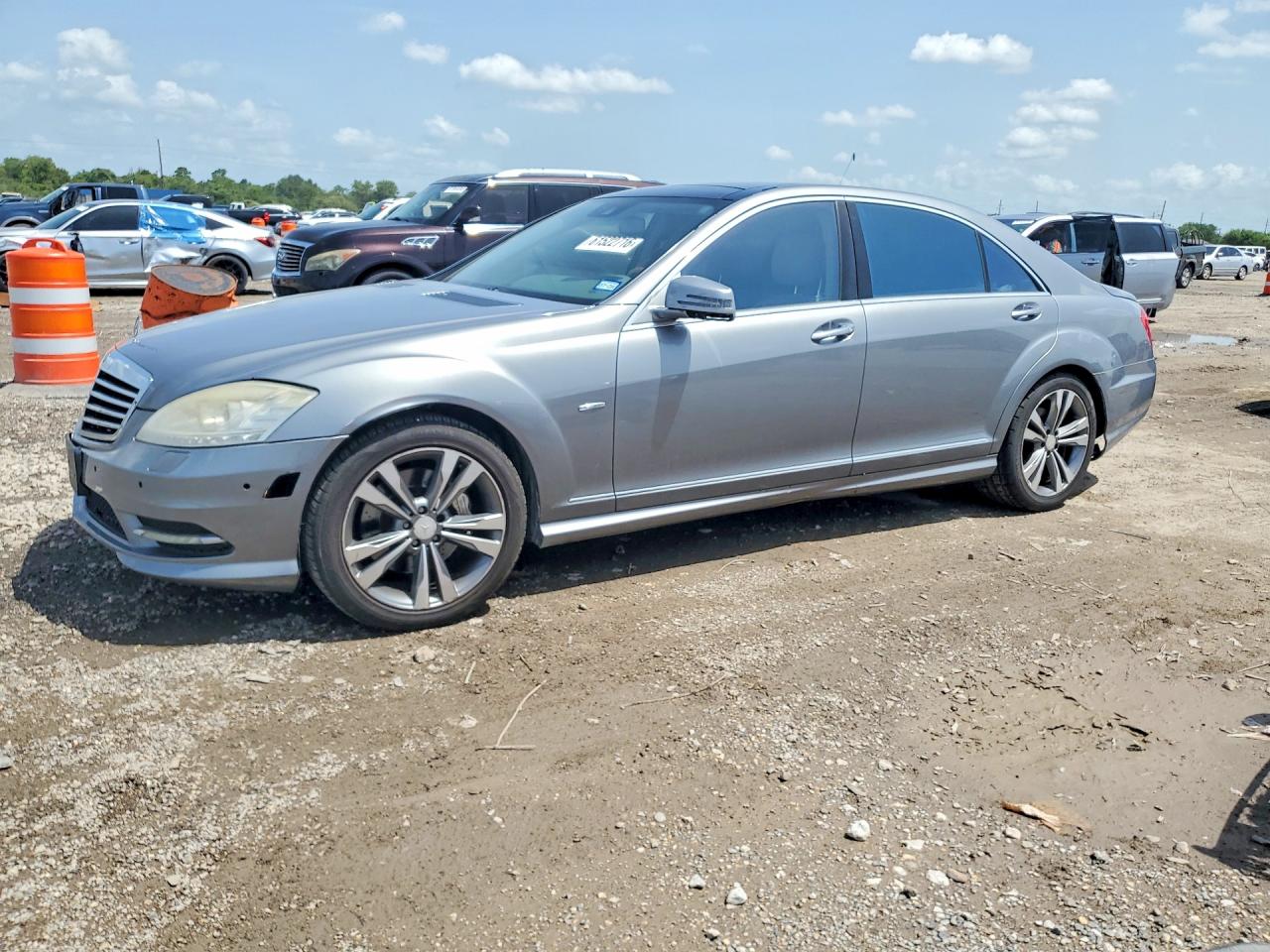 2012 Mercedes-Benz S 550, VIN WDDNG7DB4CA437719 — Front end