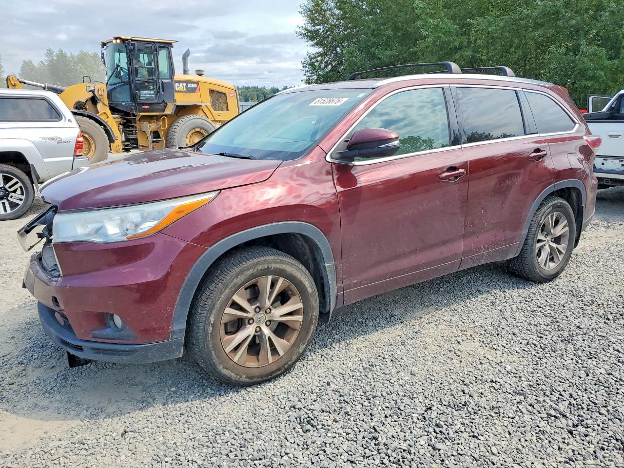 2015 Toyota Highlander XLE, VIN 5TDJKRFH6FS209023 — Front end