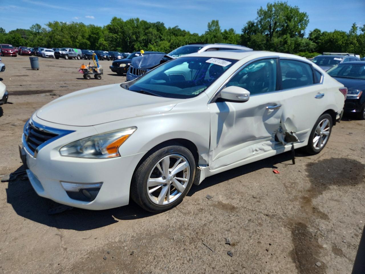 2015 Nissan Altima S, VIN 1N4AL3AP0FN901444 — Бок