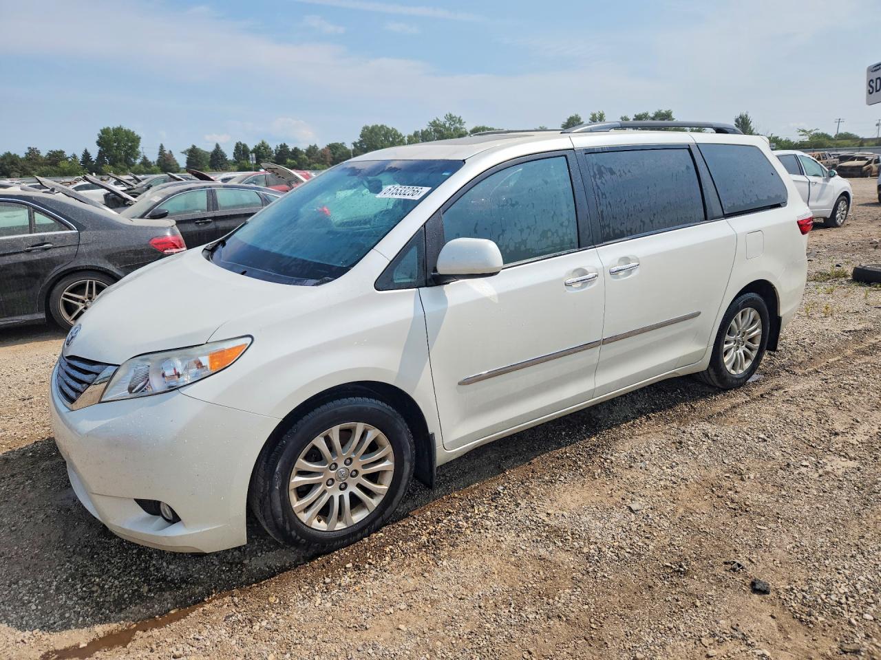 2017 Toyota Sienna XLE Premium, VIN 5TDYZ3DC6HS827976 — Water / flood
