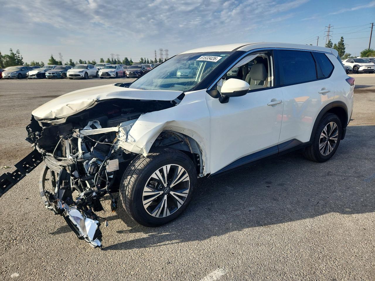 2022 Nissan Rogue SV, VIN JN8BT3BAXNW043793 — Перед