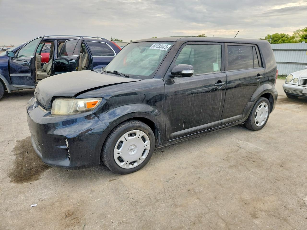 2013 Scion xB, VIN JTLZE4FE1DJ036187 — Minor dents and scratches
