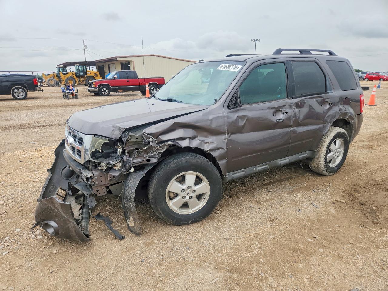 2011 Ford Escape XLT, VIN 1FMCU0DG3BKB23898 — Перед