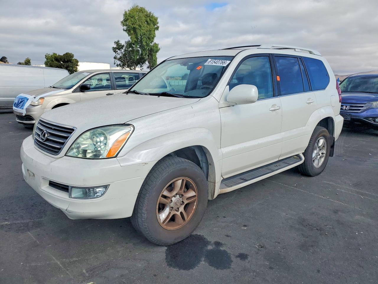2004 Lexus GX 470, VIN JTJBT20XX40032109 — Rear end