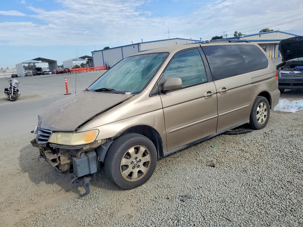 2004 Honda Odyssey EX, VIN 5FNRL18694B025029 — Front end
