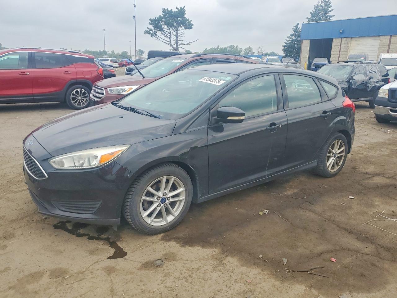2015 Ford Focus SE, VIN 1FADP3K22FL253668 — Front end