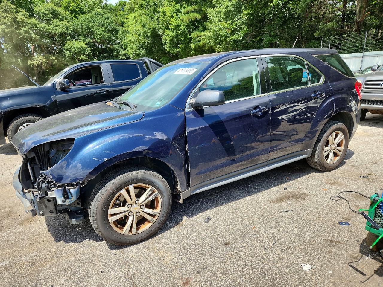 2015 Chevrolet Equinox LS, VIN 2GNALAEK0F1127959 — Front end