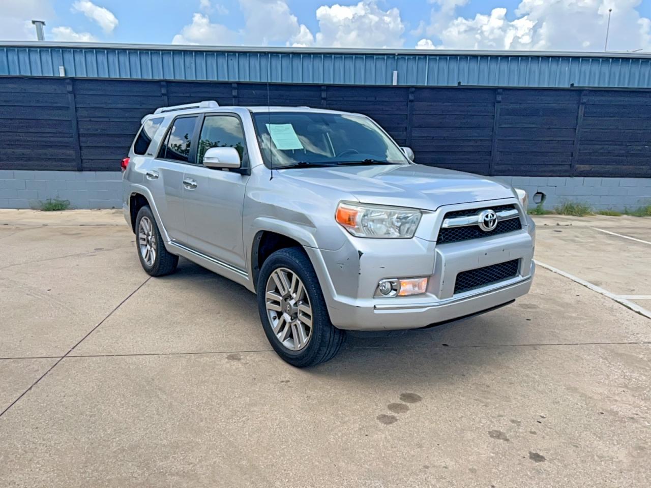 2012 Toyota 4Runner Limited, VIN JTEZU5JR3C5036631 — Minor dents and scratches