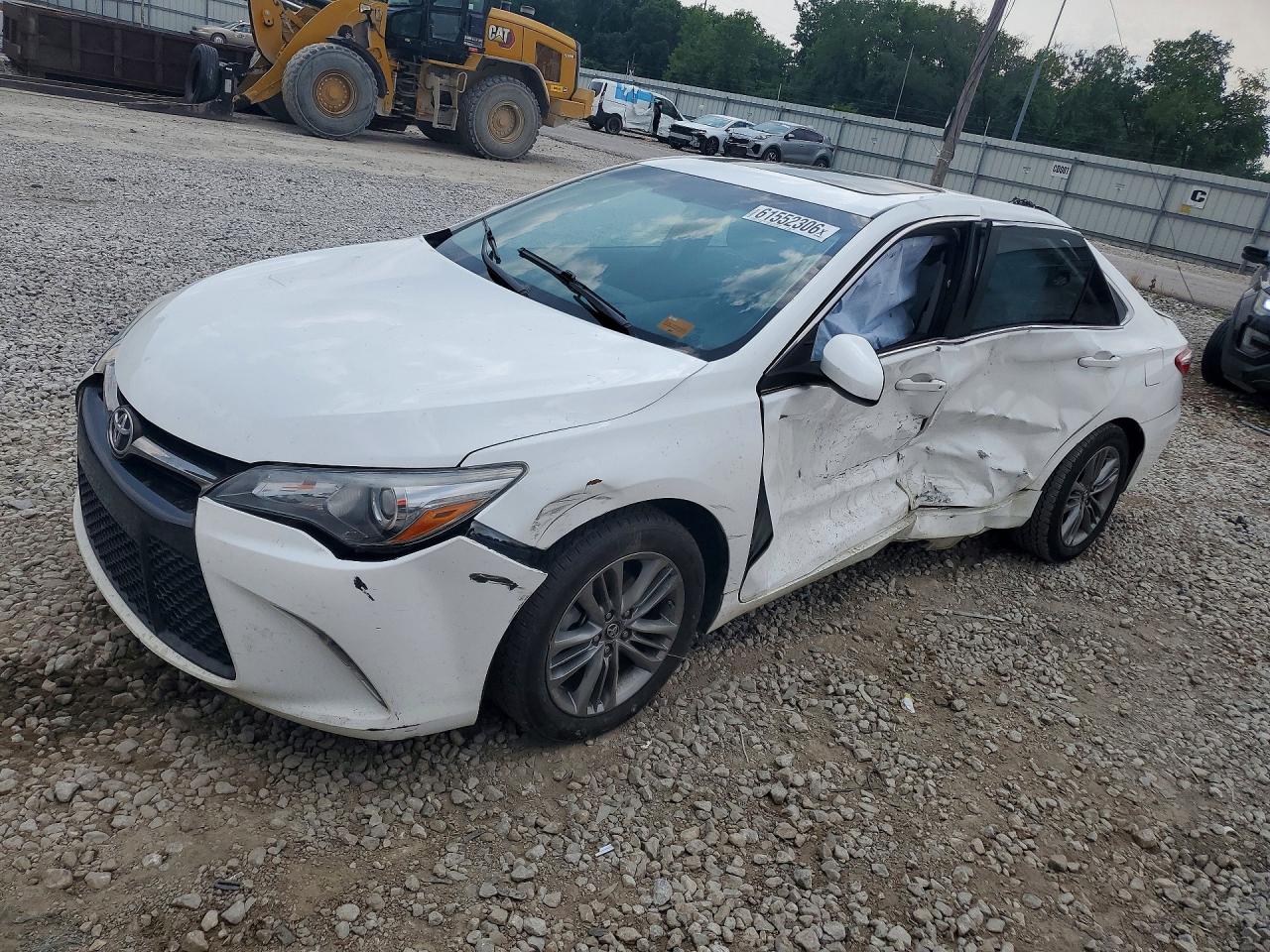 2016 Toyota Camry SE, VIN 4T1BF1FK7GU213838 — Side