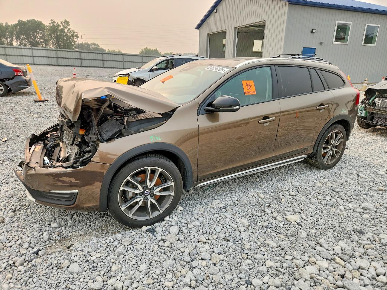 2017 Volvo V60, VIN YV440MWK4H1023592 — Front end