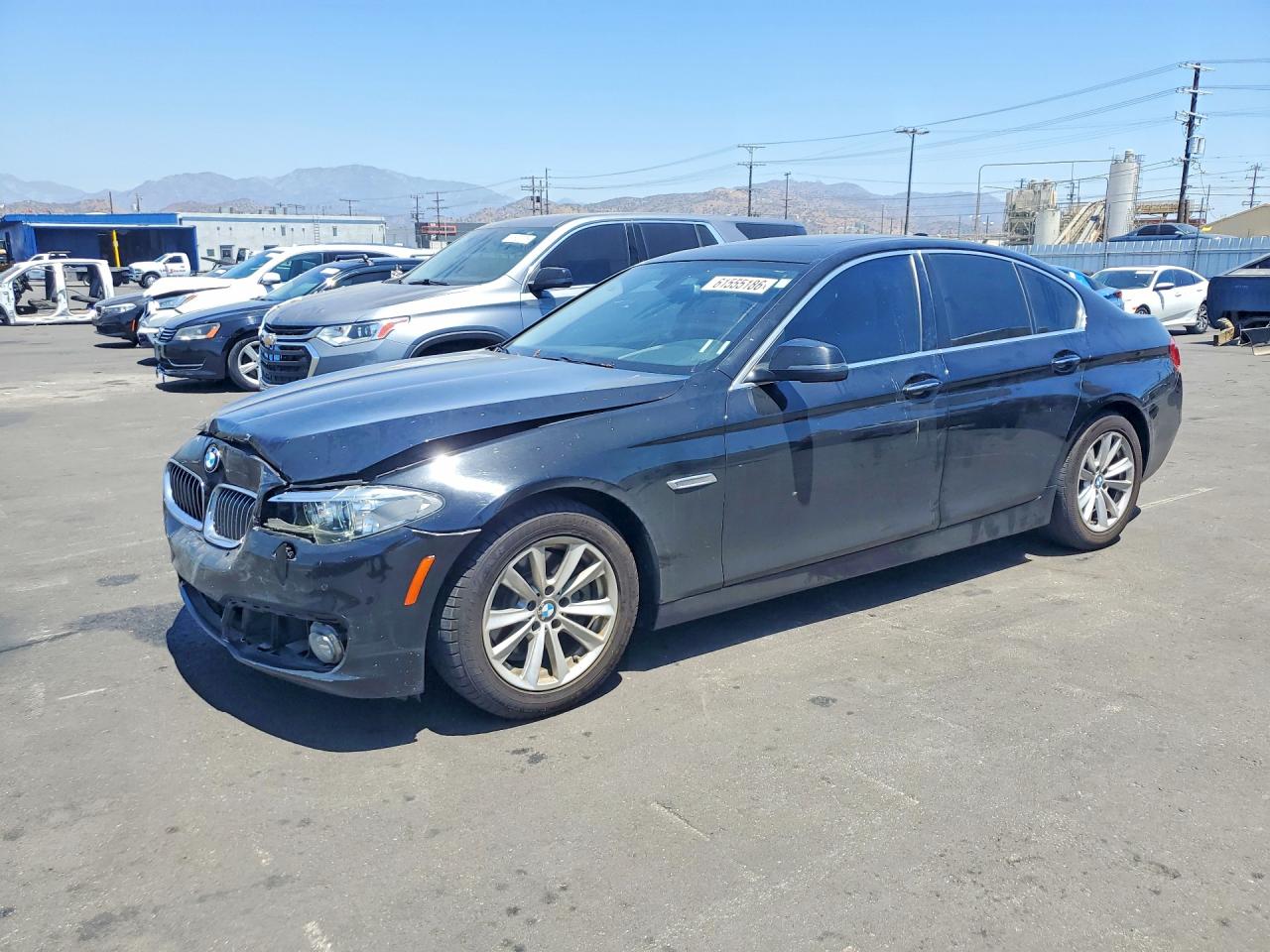 2016 BMW 5 Series 528i, VIN WBA5A5C54GG351130 — Front end