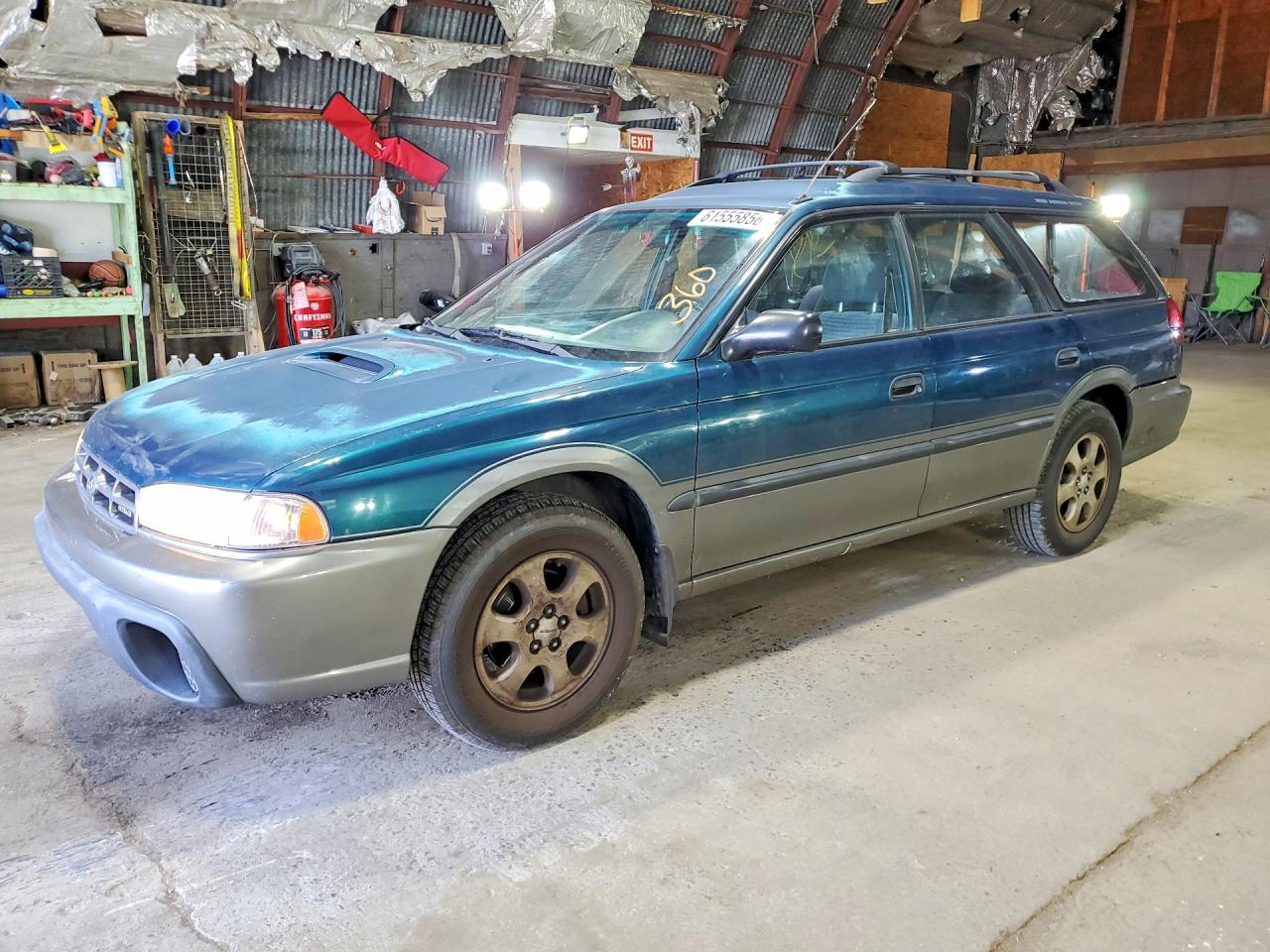 1998 Subaru Legacy Outback, VIN 4S3BG6854W7637559 — Зад