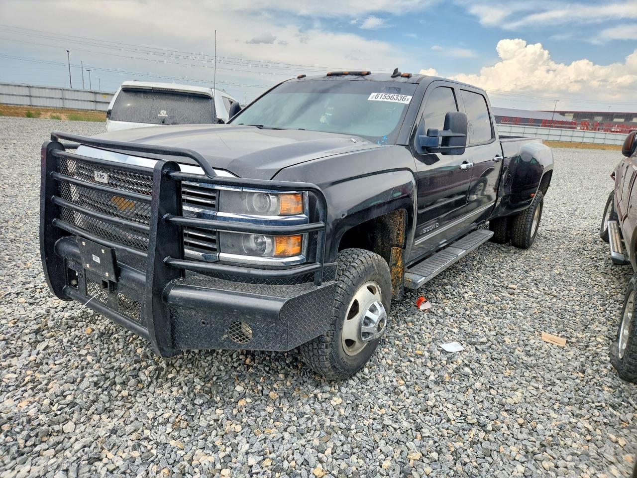 2015 Chevrolet Silverado 3500HD LTZ, VIN 1GC4K0C88FF118560 — Град