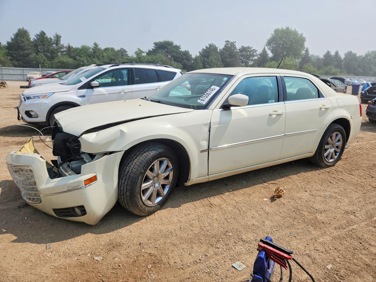 2008 Chrysler 300 Touring, VIN 2C3LA53G68H310861 — Перед
