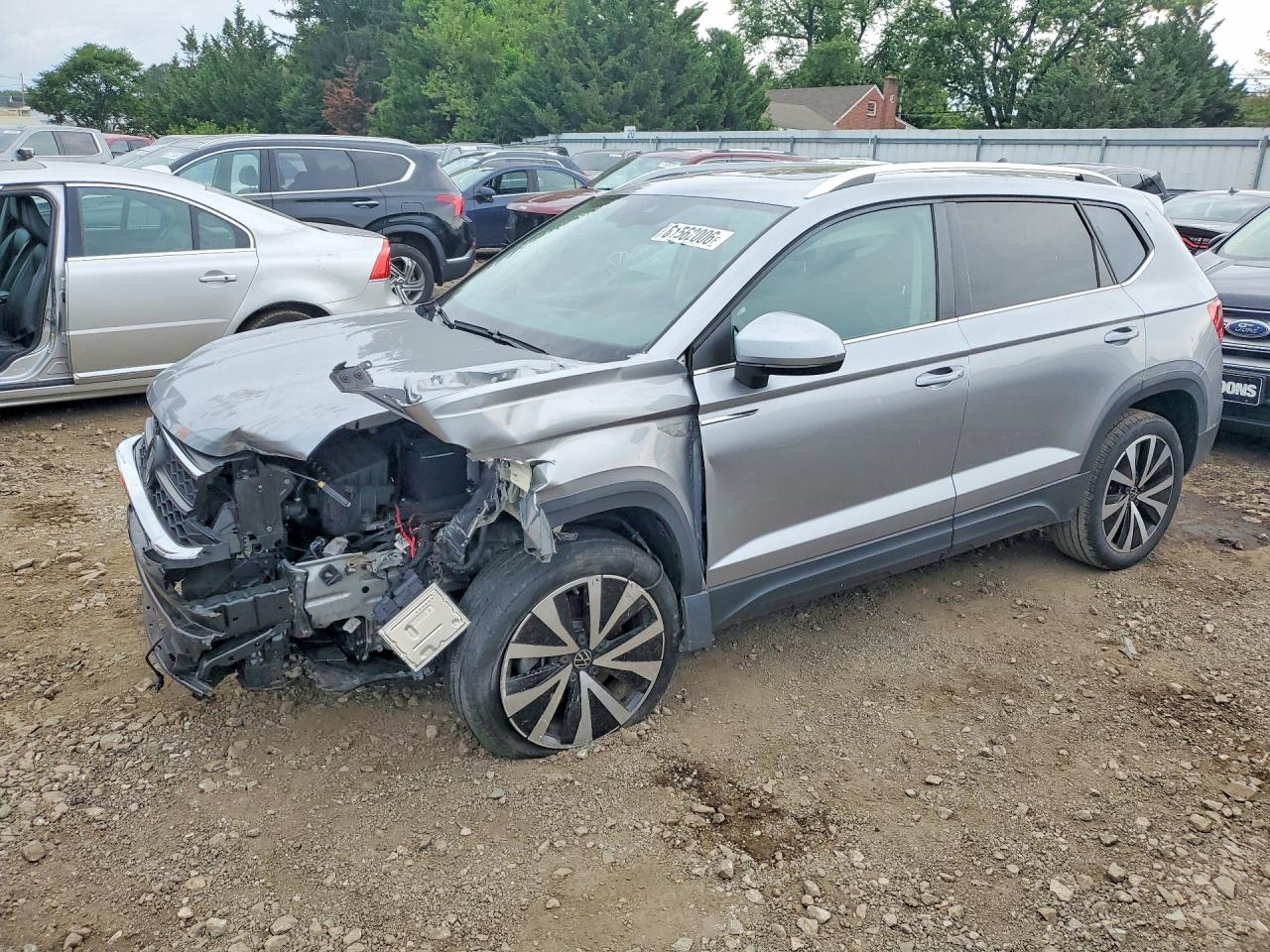 2023 Volkswagen Taos SE, VIN 3VVEX7B24PM368103 — Front end