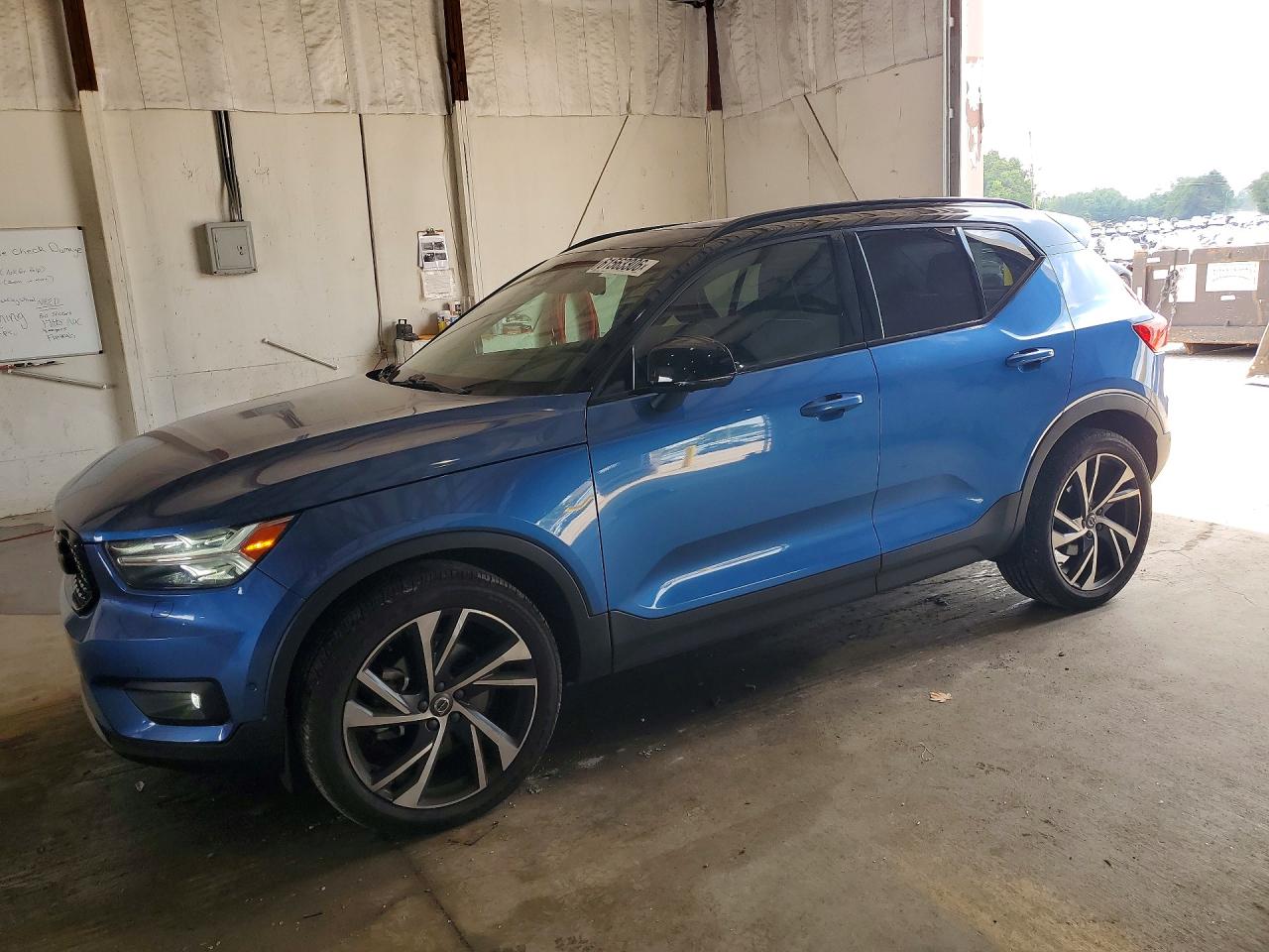 2021 Volvo XC40 R-Design, VIN YV4162UM8M2428126 — Normal wear