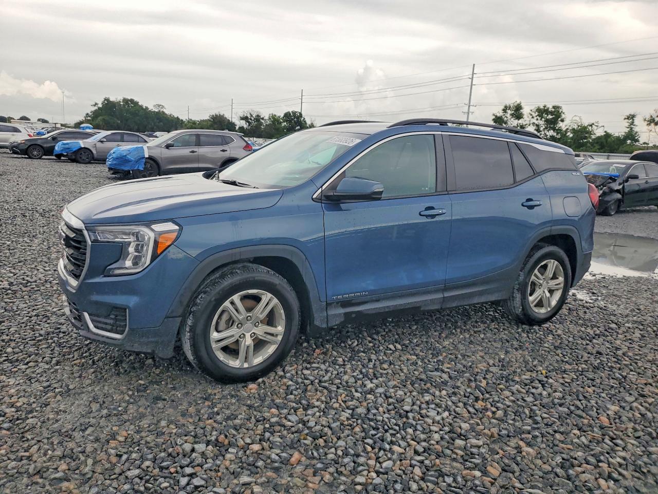 2024 GMC Terrain SLE, VIN 3GKALMEG4RL250175 — Бок