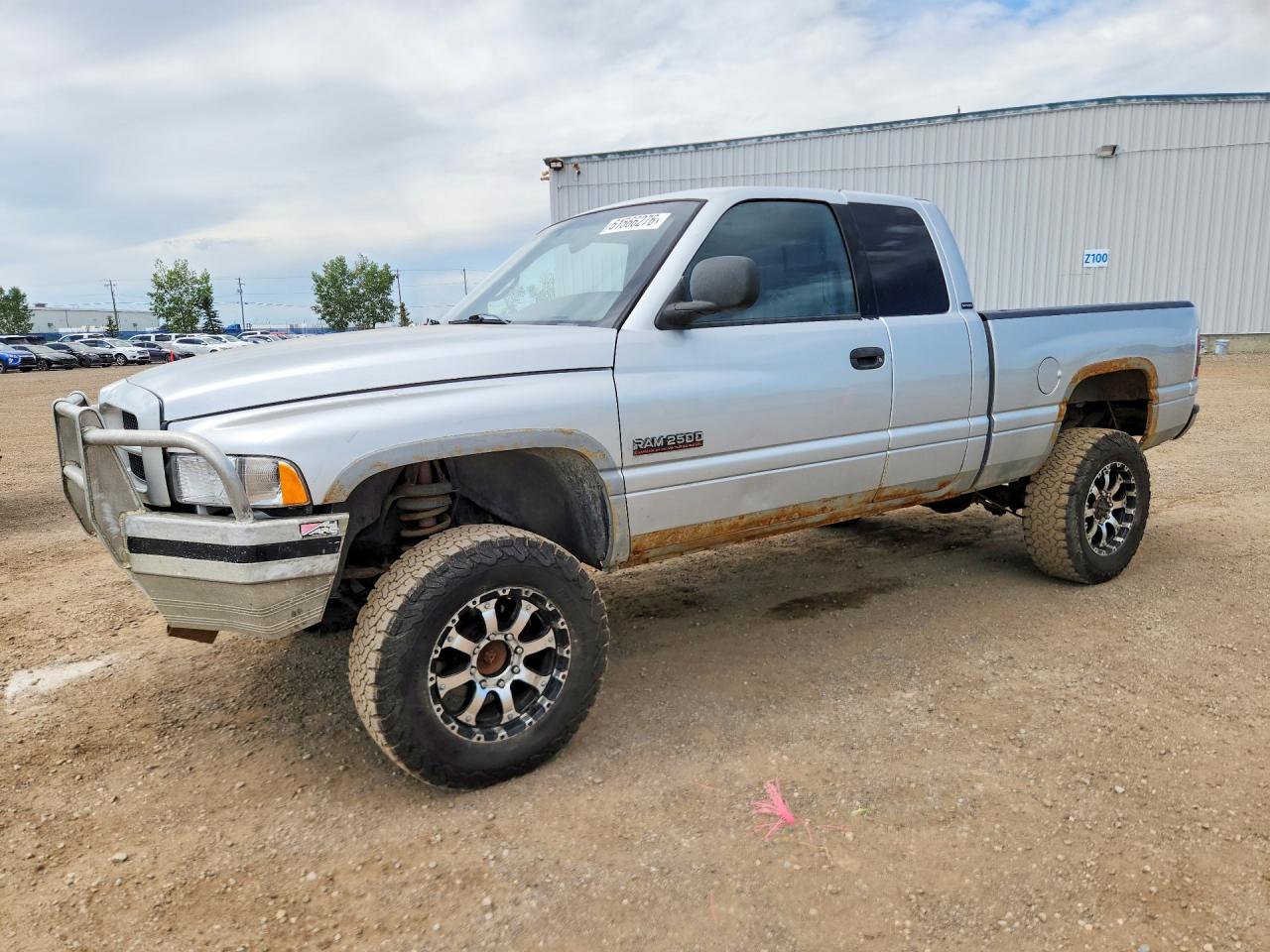 2001 Dodge 2500, VIN 1B7KF237X1J583863 — Vandalism