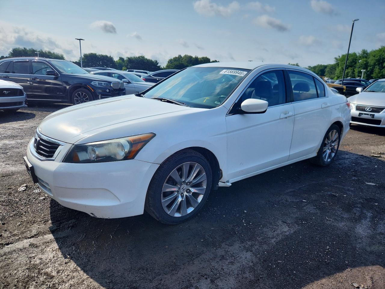 2008 Honda Accord LX, VIN 1HGCP26398A050697 — Мелкие вмятины и царапины