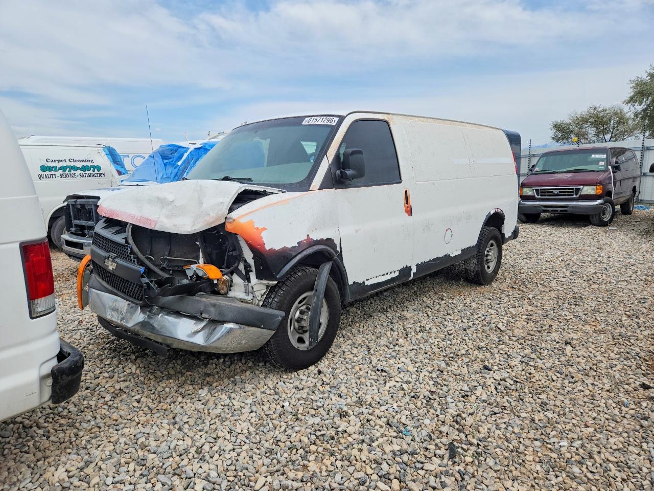 2015 Chevrolet Express Cargo, VIN 1GCWGFCG4F1205762 — Front end