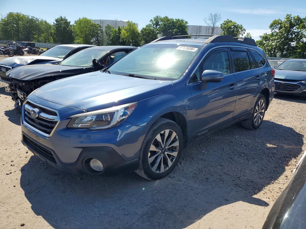 2018 Subaru Outback Premium, VIN 4S4BSAFC9J3386312 — Normal wear