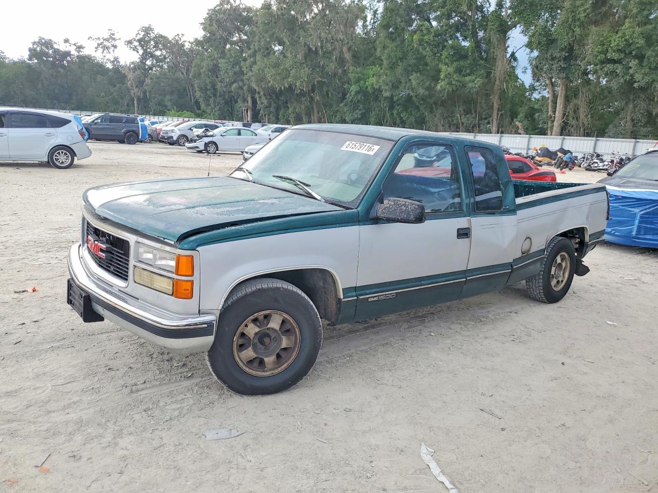 1996 GMC Sierra 1500, VIN 2GTEC19R4T1501616 — Rear end