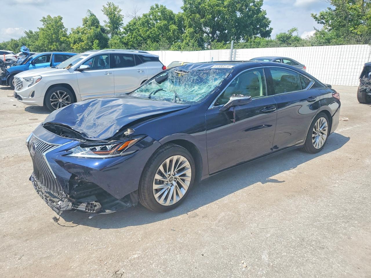 2021 Lexus ES 300h Ultra Luxury, VIN 58AFA1C13MU005486 — Front end