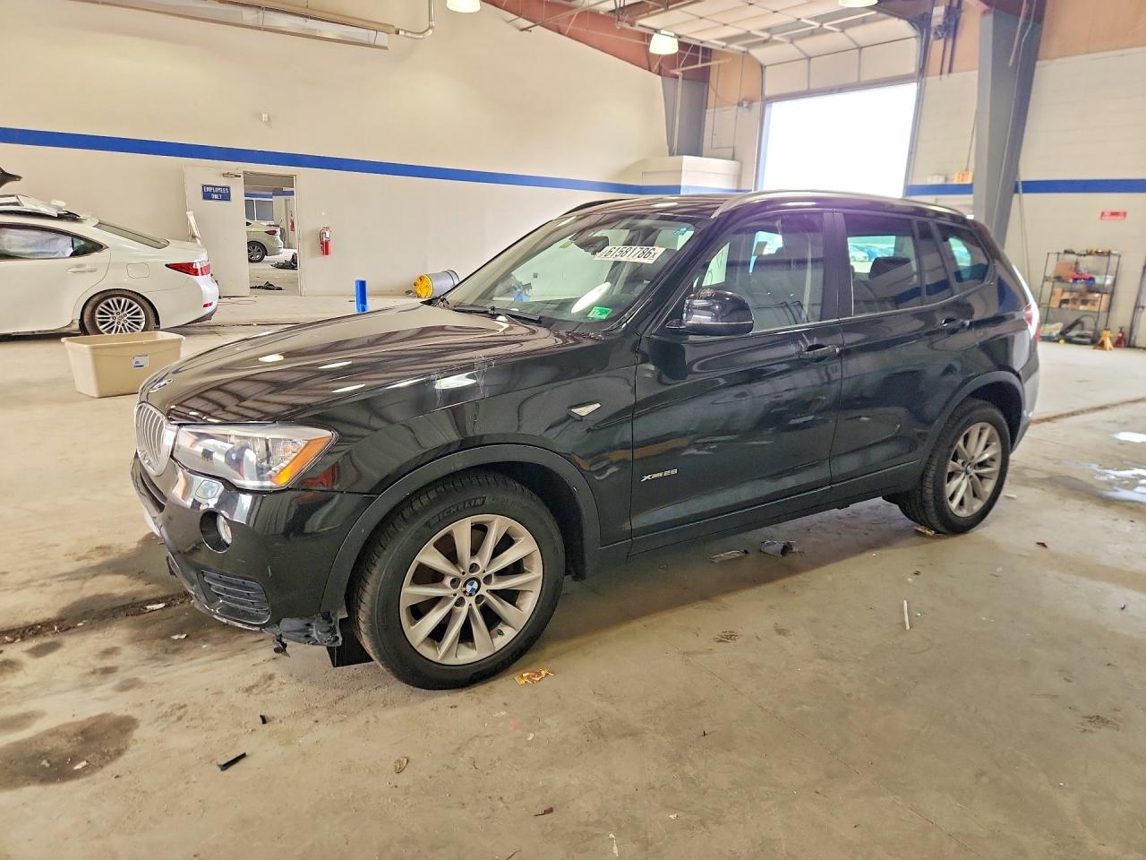 2015 BMW X3 xDrive28i, VIN 5UXWX9C59F0D60511 — Front end