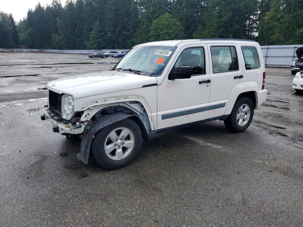 2010 Jeep Liberty Sport, VIN 1J4PP2GK8AW129142 — Front end