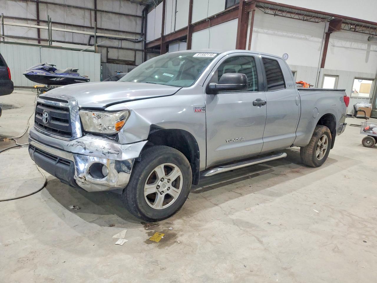 2013 Toyota Tundra, VIN 5TFUW5F16DX319221 — Front end