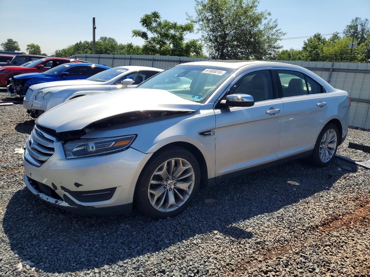 2019 Ford Taurus Limited, VIN 1FAHP2F87KG114519 — Перед