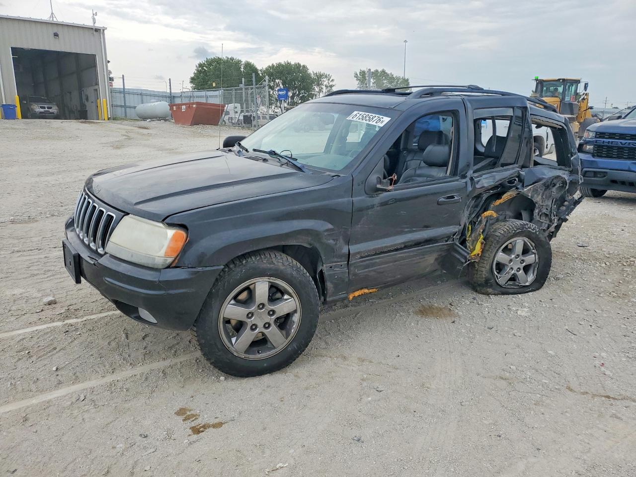 2003 Jeep Grand Cherokee Limited, VIN 1J4GW58N83C546746 — Side