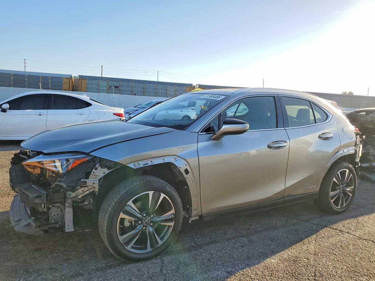 2022 Lexus UX 250h, VIN JTHX9JBH4N2056191 — Перед