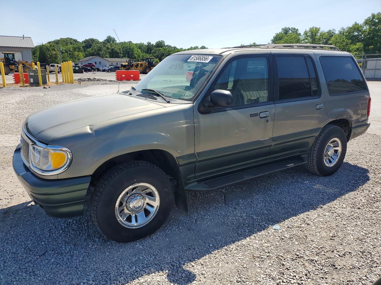 1999 Mercury Mountaineer, VIN 4M2DU54E9XUJ31529 — Side