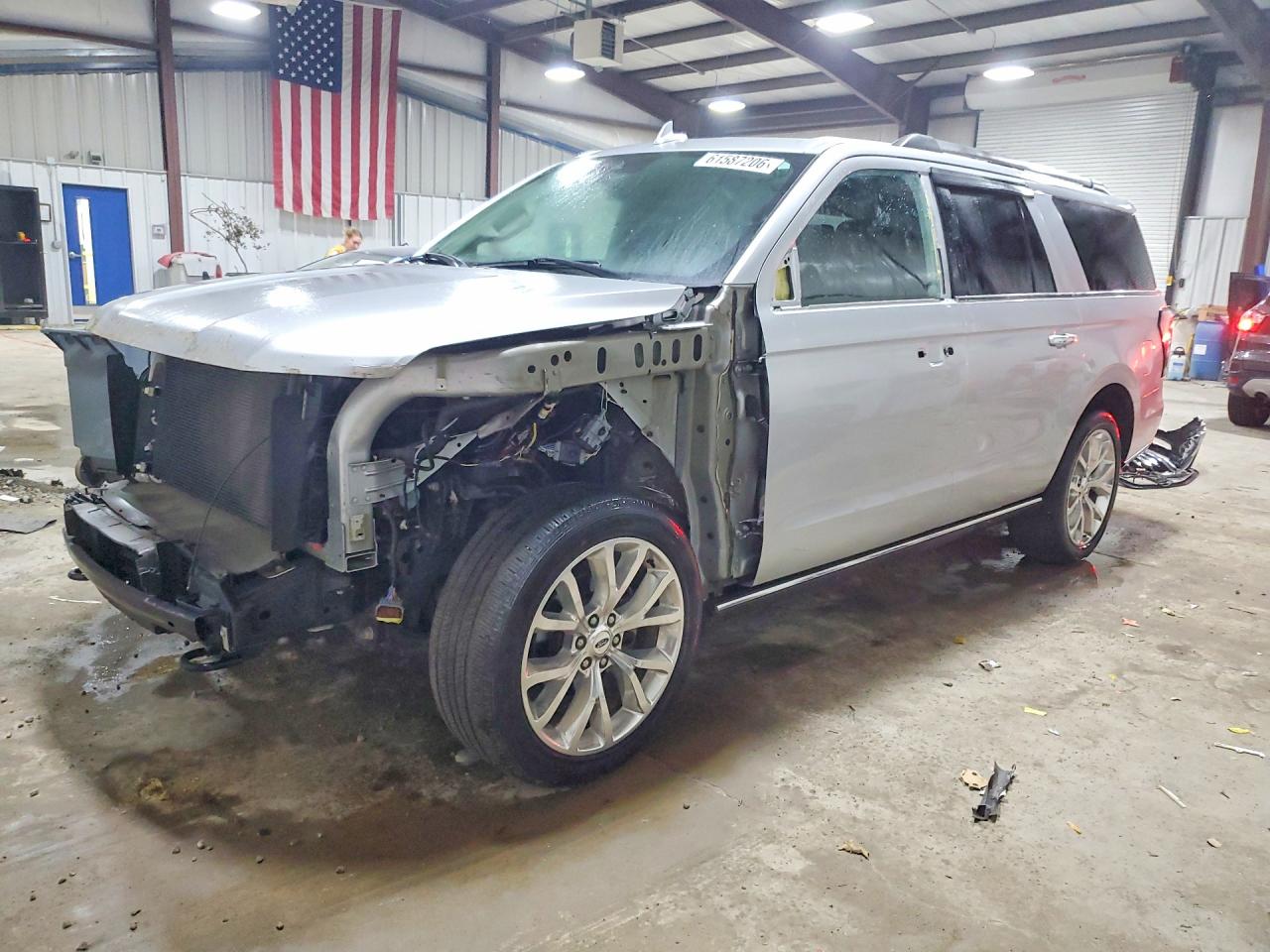 2018 Ford Expedition Max Limited, VIN 1FMJK2AT5JEA50086 — Front end