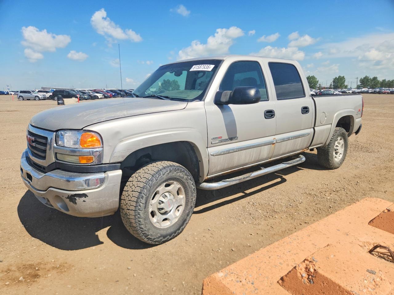 2004 GMC Sierra 2500HD SLE, VIN 1GTHK23114F149050 — Перед