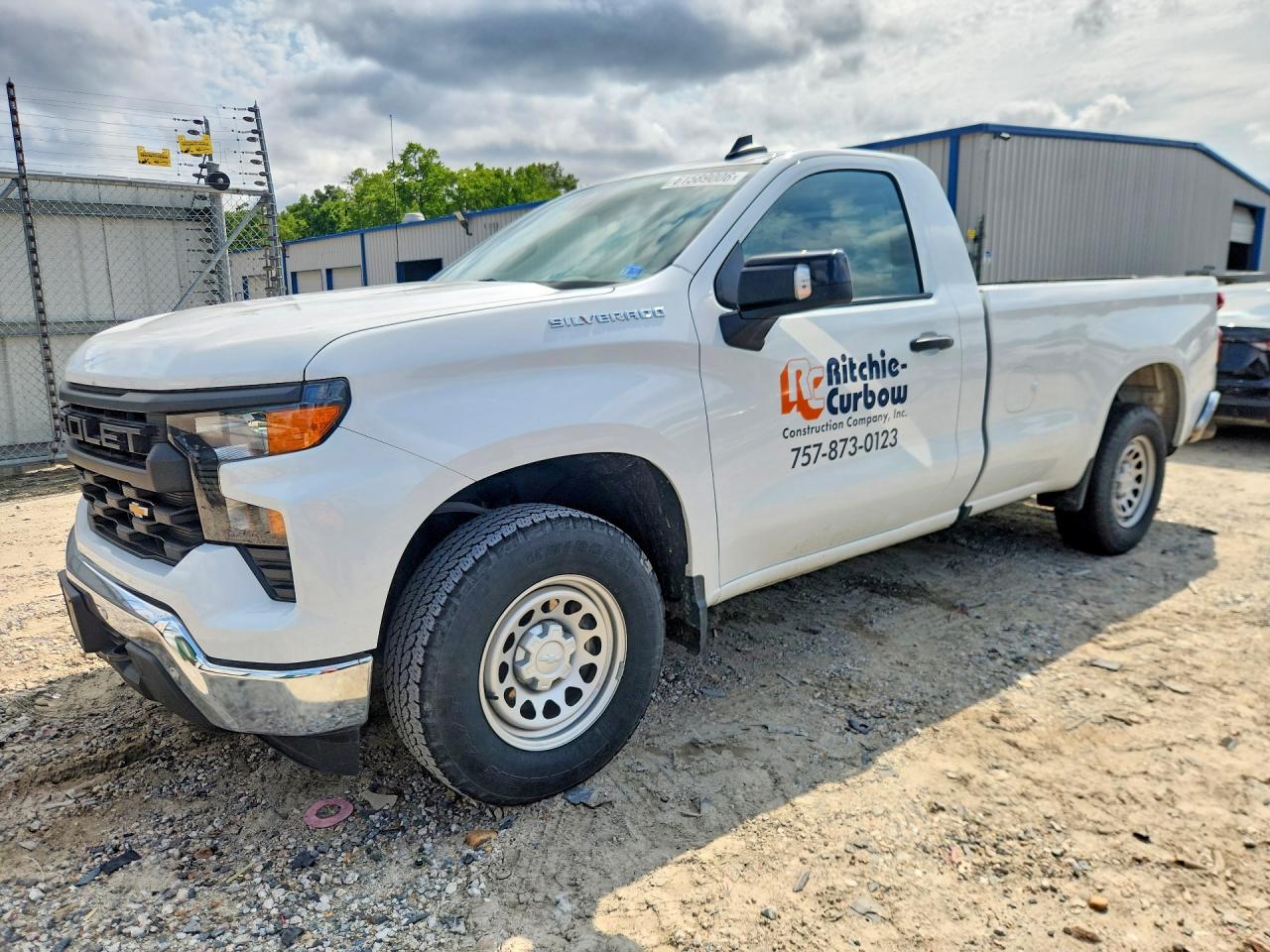 2024 Chevrolet Silverado 1500 Work Truck, VIN 3GCNAAEKXRG322947 — Зад